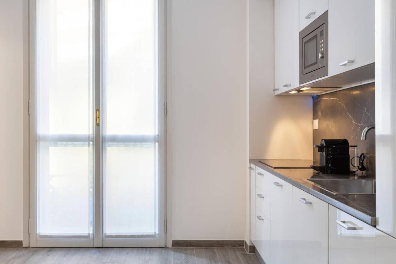 Modern And New Flat In Duomo Area Apartment Milan Exterior photo
